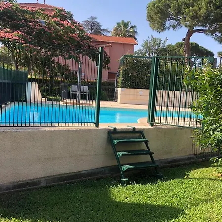Exclusive 80 Sqm With Private Garden And Terrace On The Cap D Antibes, 300 Mt From Sandy De La Salis Apartment *